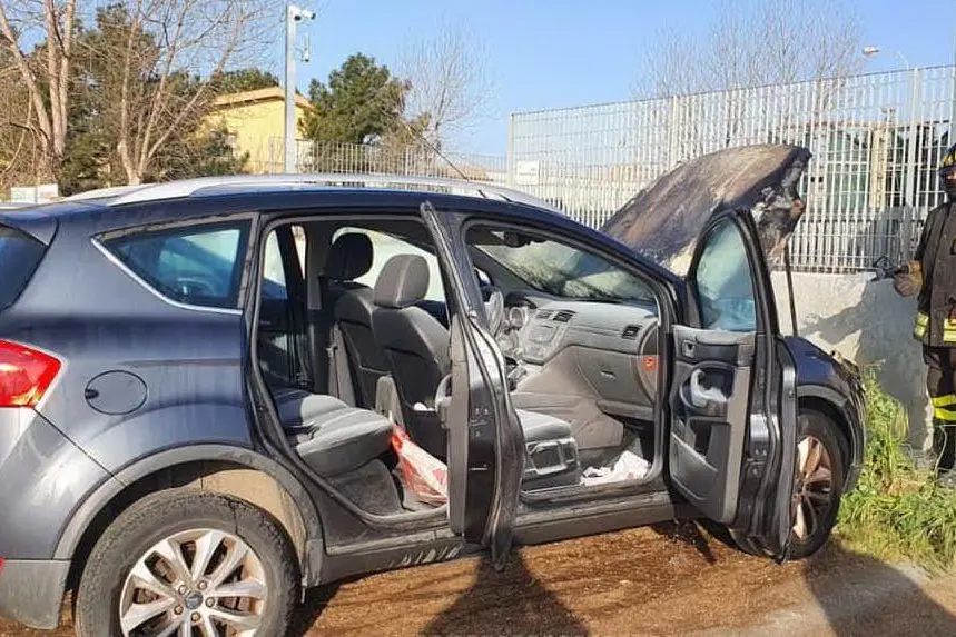 La Ford Kuga (foto vigili del fuoco)