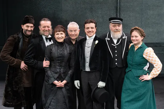 Il cast con il regista Peter Stein al centro (foto @TommasoLePera)