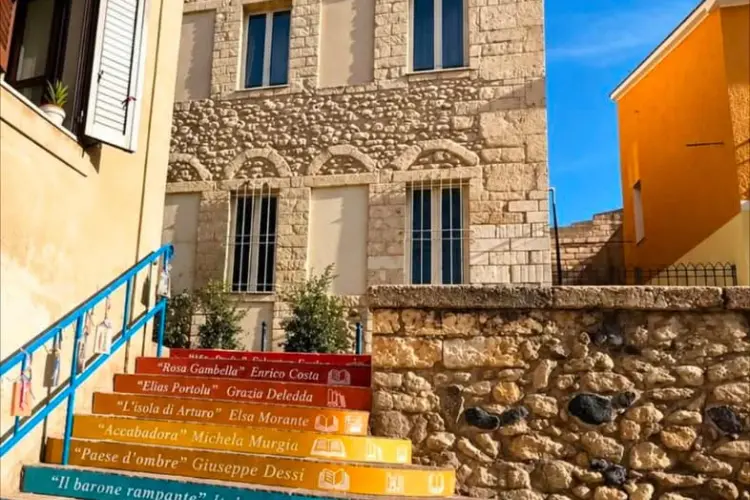 La scalinata del palazzo Baronale a Sorso (foto concessa)