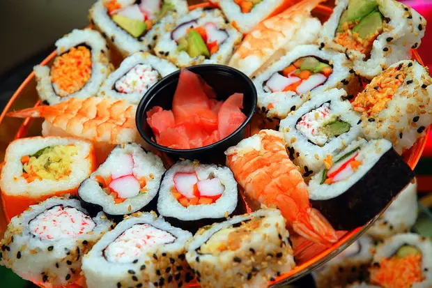 Sushi, immagine simbolo (foto Ansa)