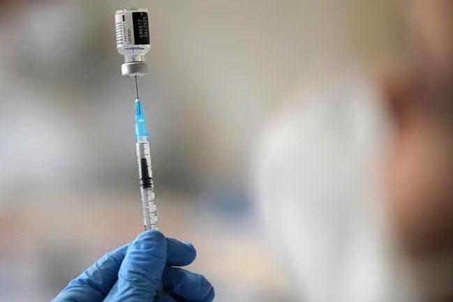 Furbetti del vaccino, arrivano i primi indagati per truffa allo Stato