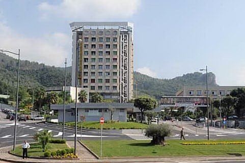 L'ospedale (foto Wikipedia)