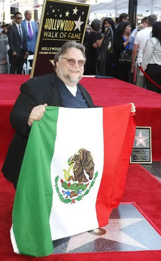 Un'altra immagine con la bandiera messicana (Ansa)