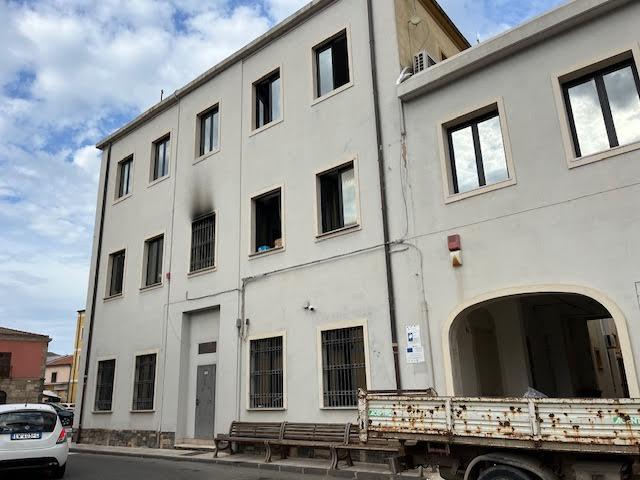Incendio nel municipio di Cabras: sospese tutte le attività comunali