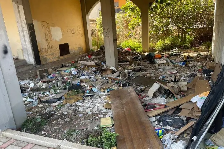 La situazione in via Emanuela Loi (foto Pala)