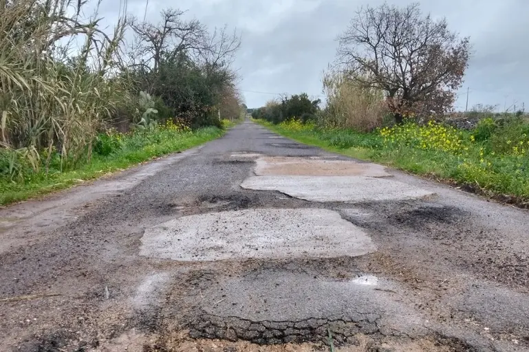 Strade dissestate a Milis