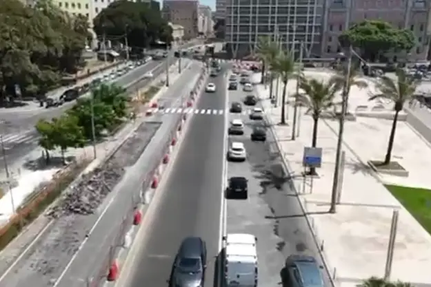 Cagliari, nuovo cantiere in viale Molo Sant'Agostino: lunghe code