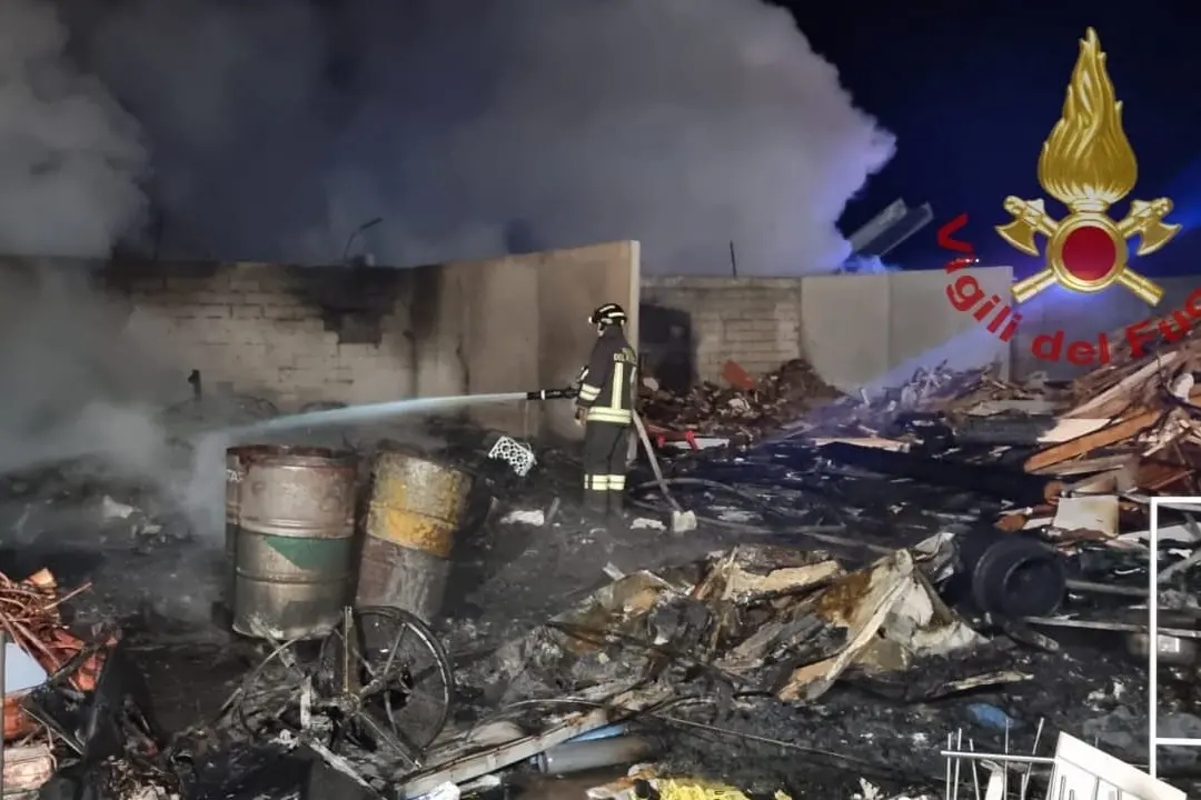 L'intervento ad Alghero (foto Vigili del fuoco)