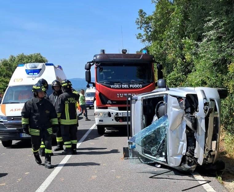 Due feriti nello scontro tra auto