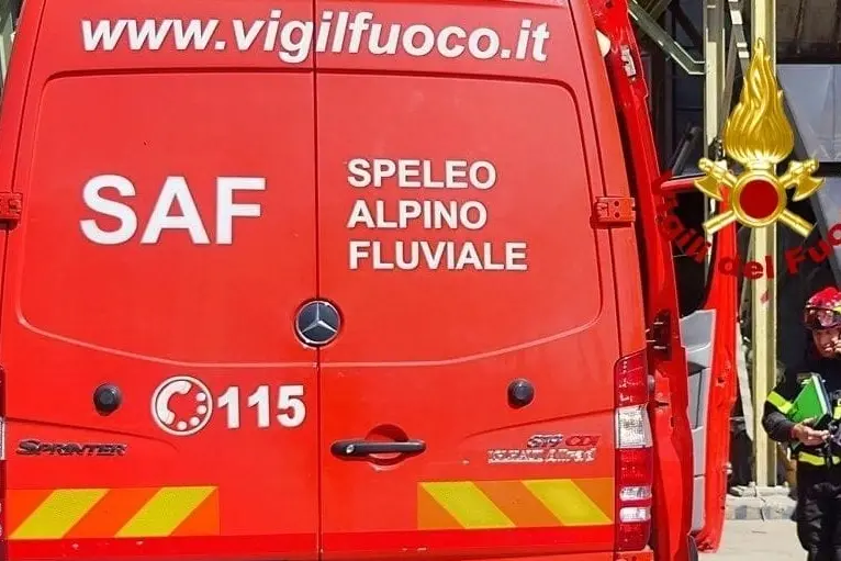 Intervento di salvataggio dei vigili del fuoco