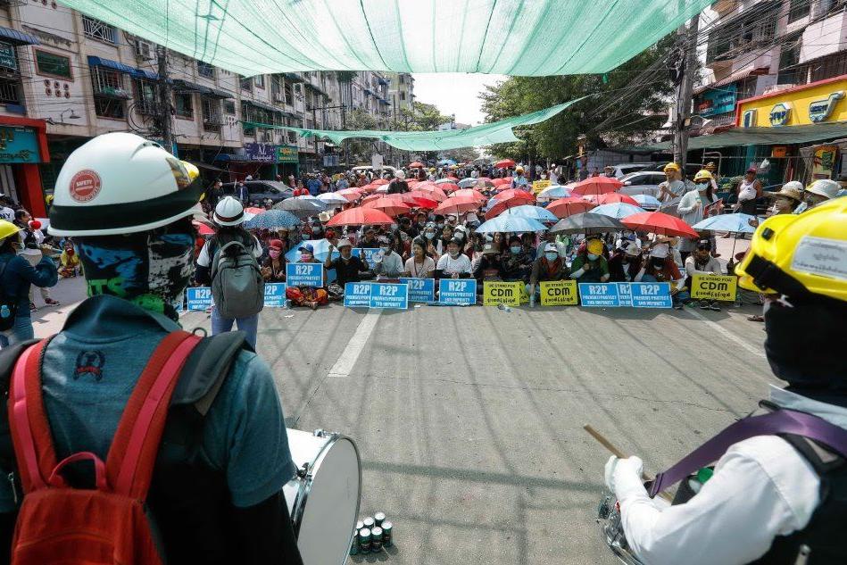 Proteste a Yangon (Ansa - Stringer)