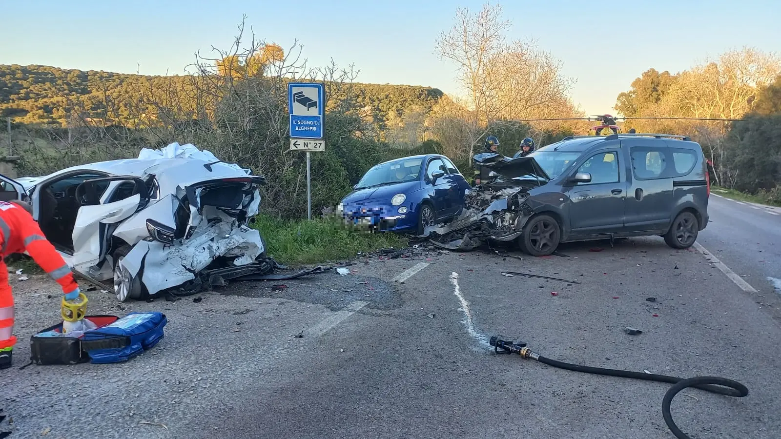 Incidente sulla Alghero-Olmedo, scontro tra un furgone e tre auto: tre ...