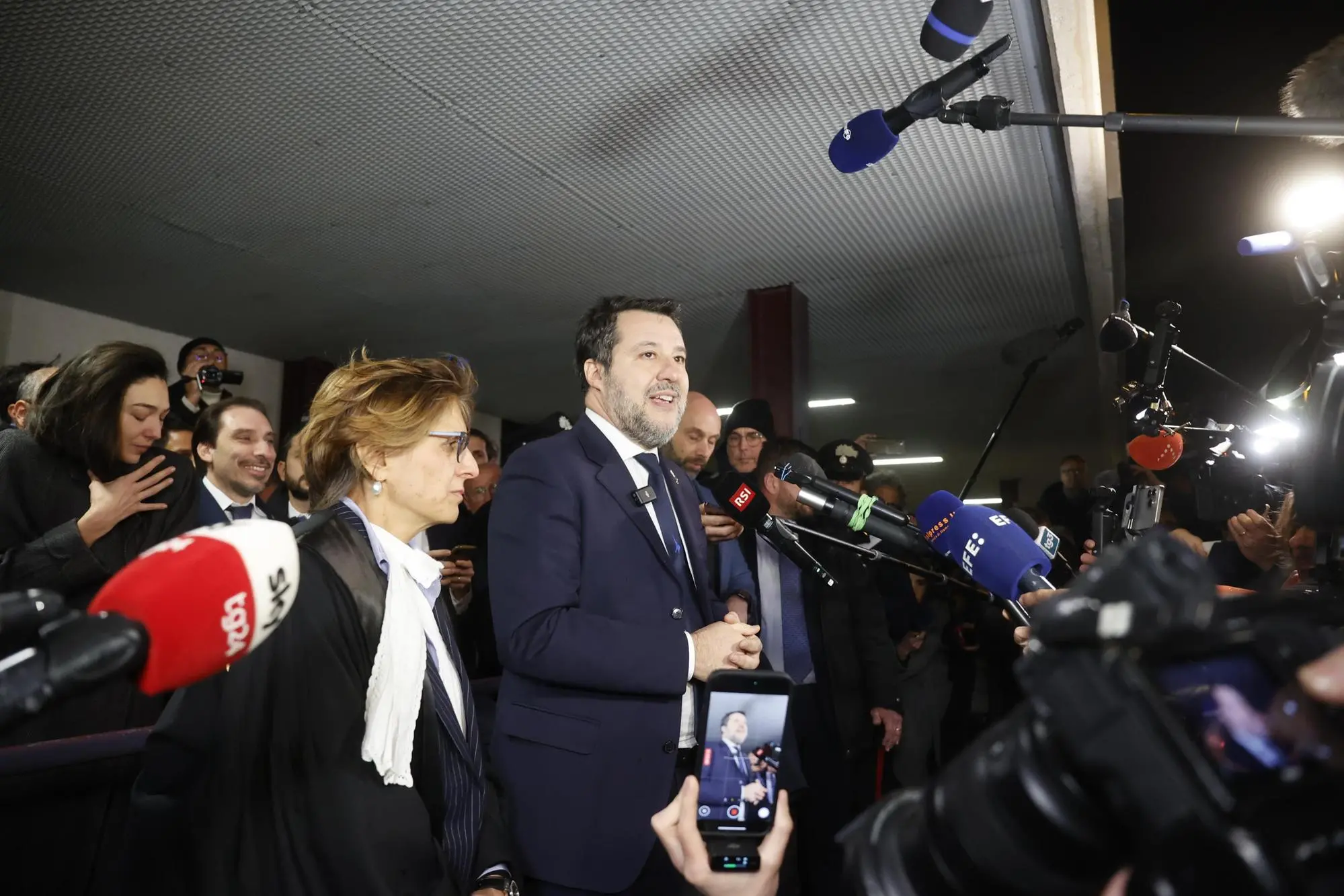 League leader Matteo Salvini with lawyer Giulia Bongiorno after the verdict in the Open Arms trial (Ansa - Igor Petyx)