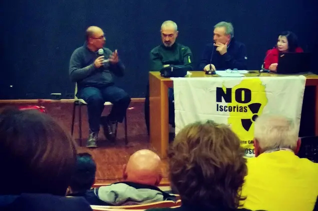 La riunione di ieri a Sanluri organizzata dal comitato “Su entu nostu” (archivio L'Unione Sarda - Ravì)
