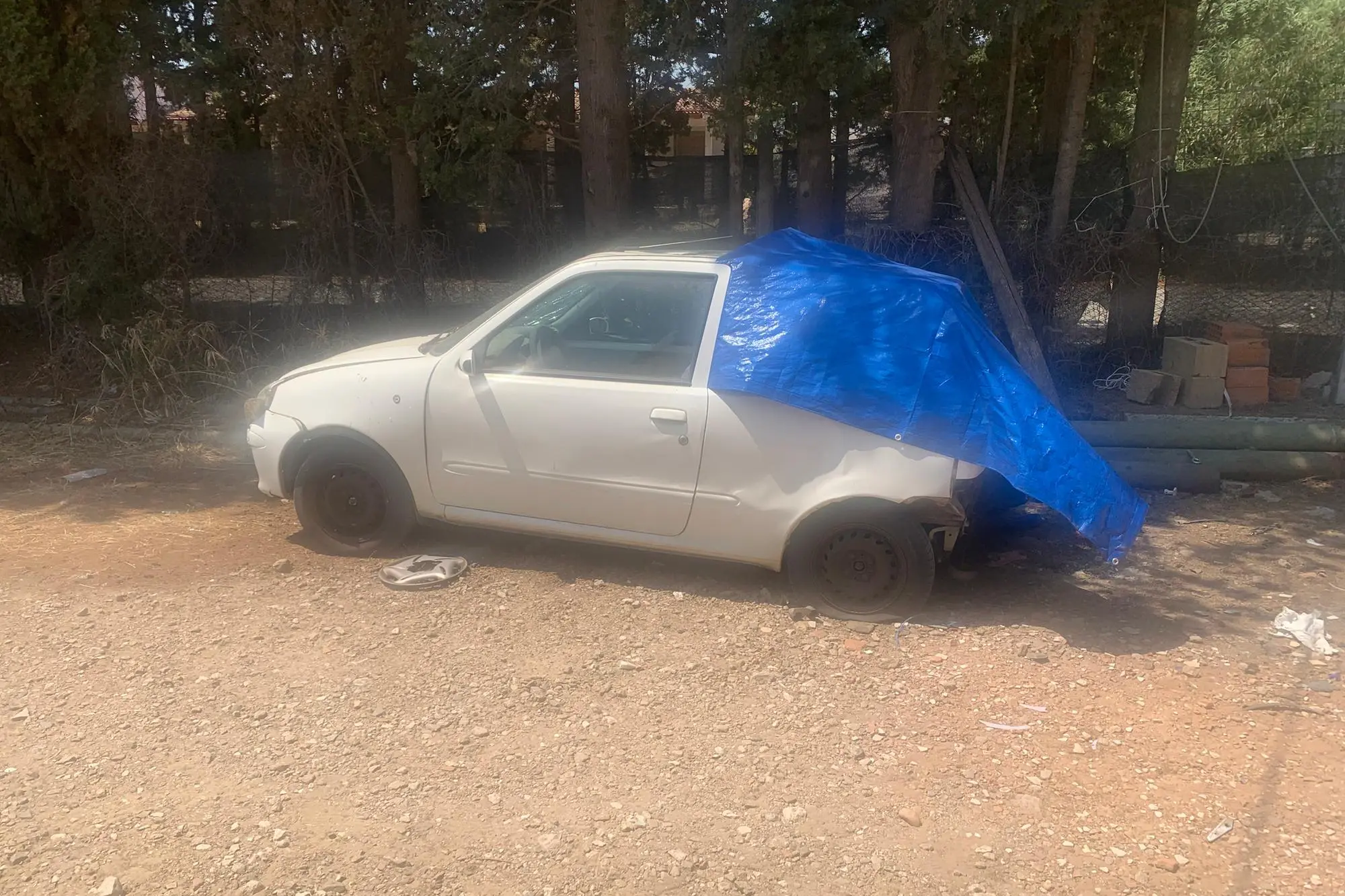 Attentato a Siniscola, esplode una bomba: distrutta l’auto di una donna