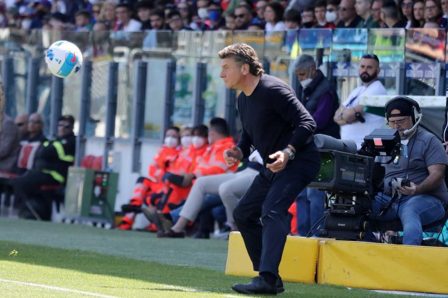 Cagliari calcio: ore decisive per la panchina di Mazzarri