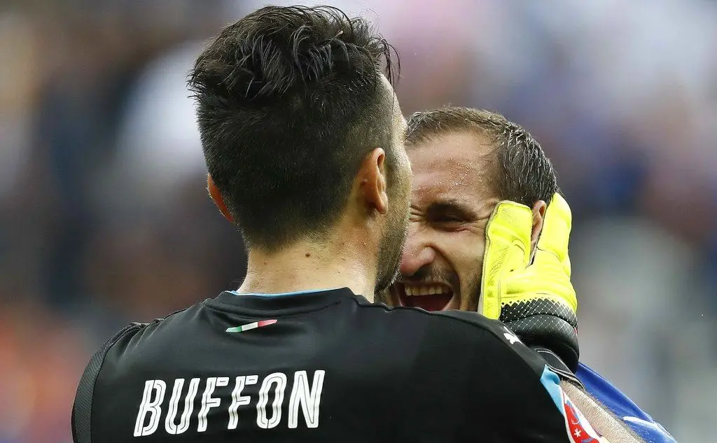 L'esultanza di Capitan Buffon con Chiellini, autore del primo gol