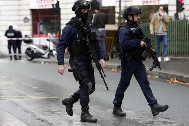Agenti anti-terrorismo in Francia (Ansa)