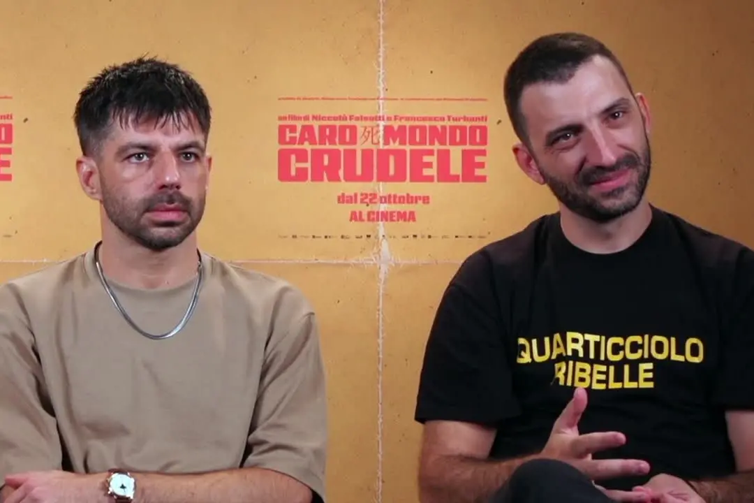 “Caro mondo crudele”, le scuole medie nel film con i disegni di Zerocalcare