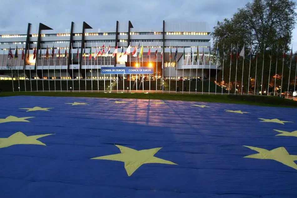 Il simbolo dell'Ue (Ansa)