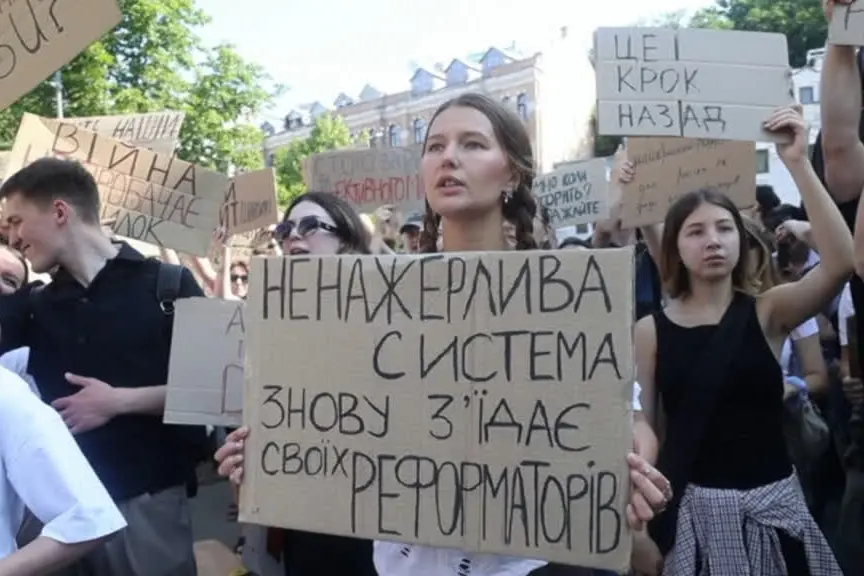 Ucraina, proteste a Kiev contro la rimozione del ministro Fedorov