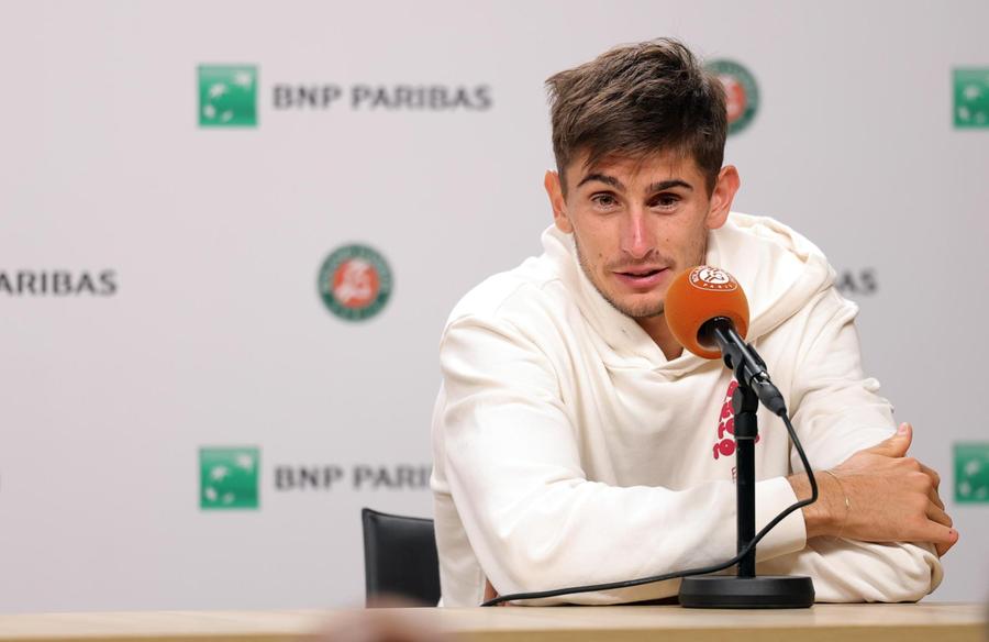 Roland Garros, un virus mette ko Arnaldi: Cobolli in finale con Zverev