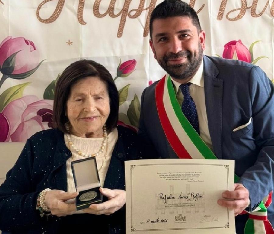 I cento anni  di Raffaelina tra famiglia, lavoro e sociale