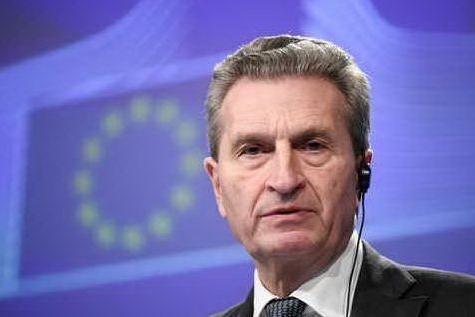 Ue, Oettinger sferza Di Maio: &quot;20 miliardi dall'Italia? Una farsa, sono 3&quot;
