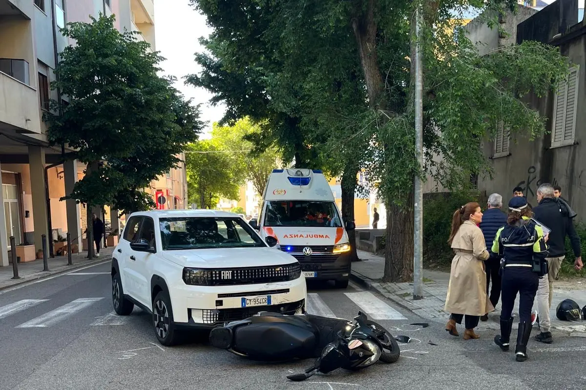 L'incidente a Nuoro (foto Ledda)