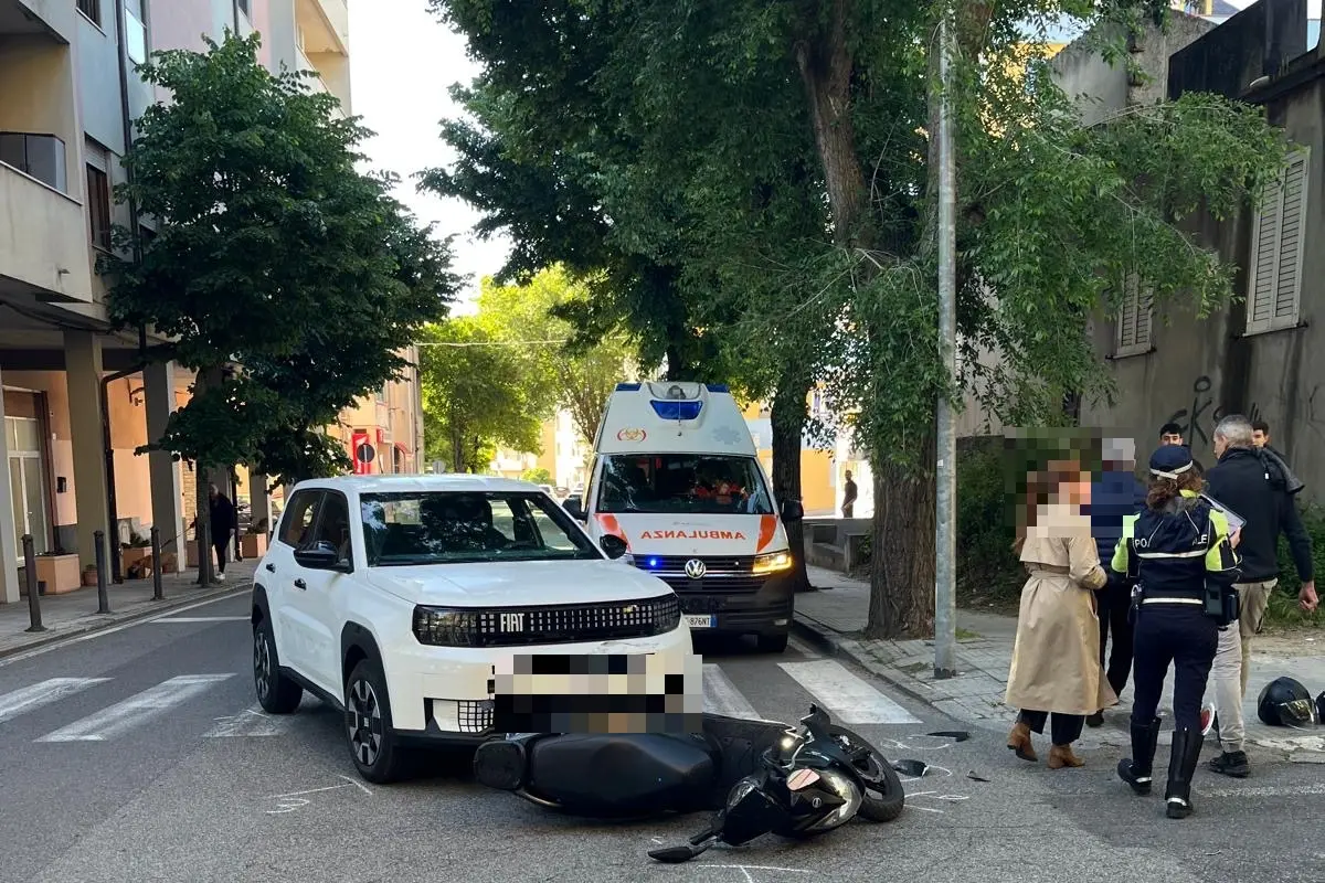 L'incidente a Nuoro (foto Ledda)