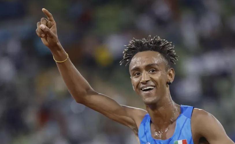 Yeman Crippa vince la maratona di Parigi: è il primo italiano della storia