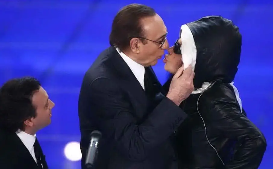 Il bacio con Loredana Bertè
