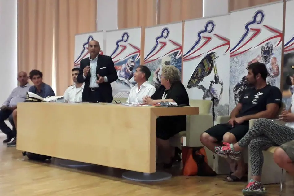 Il presidente dell'Autorità portuale della Sardegna Deiana presenta il Mondiale di aquabike a Olbia