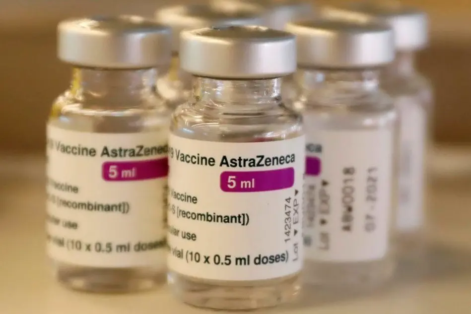 Vaccini AstraZeneca (Ansa)