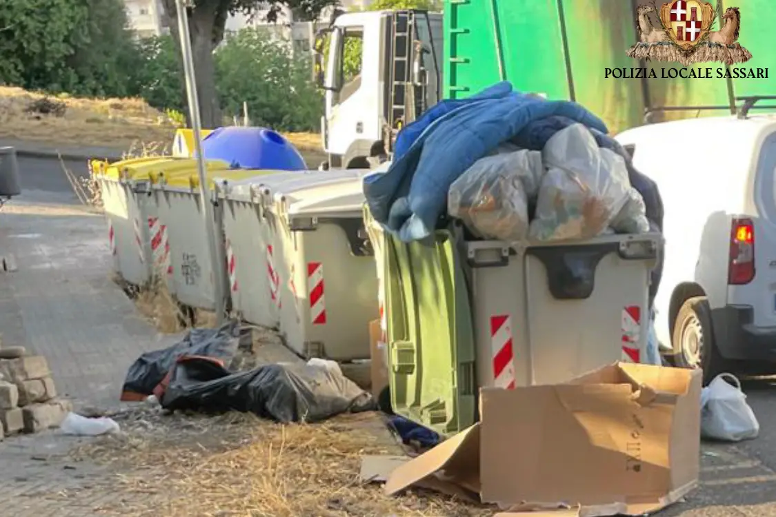 Rifiuti abbandonati a Monte Rosello