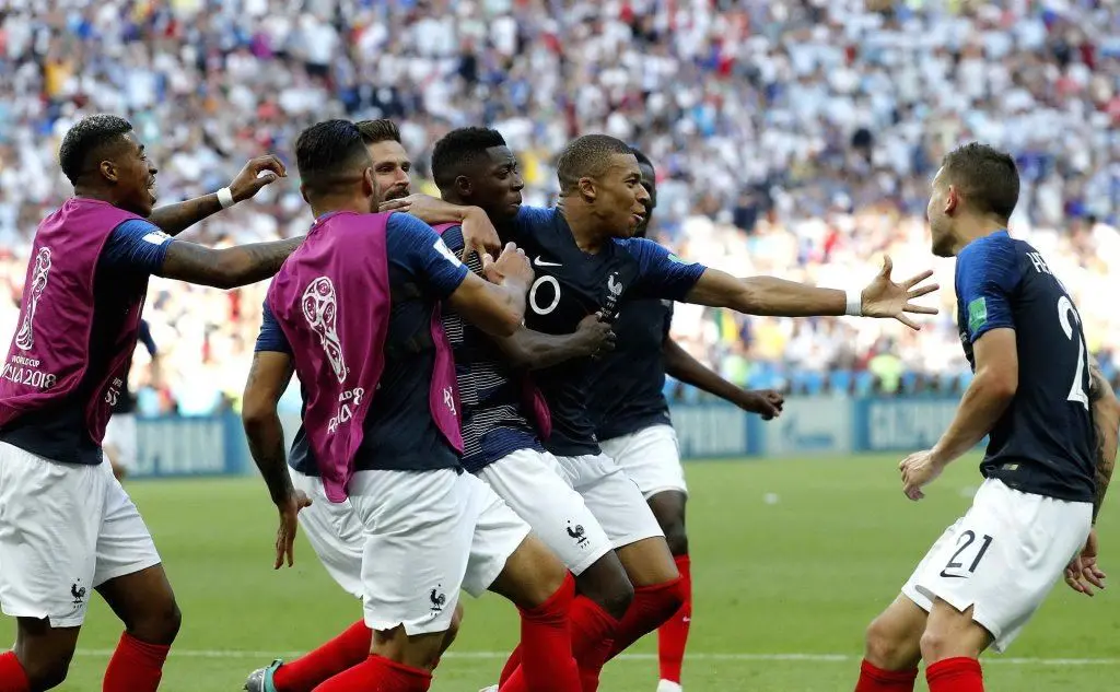 La Francia è ai quarti di finale: la rosa di Dechamps esulta
