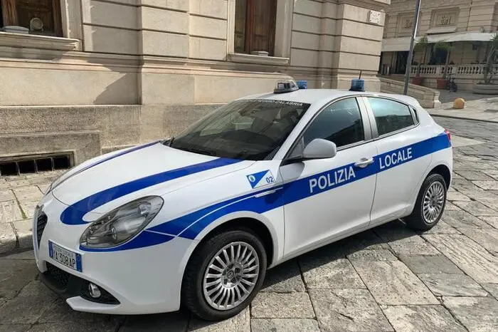 Polizia locale (foto Ansa)