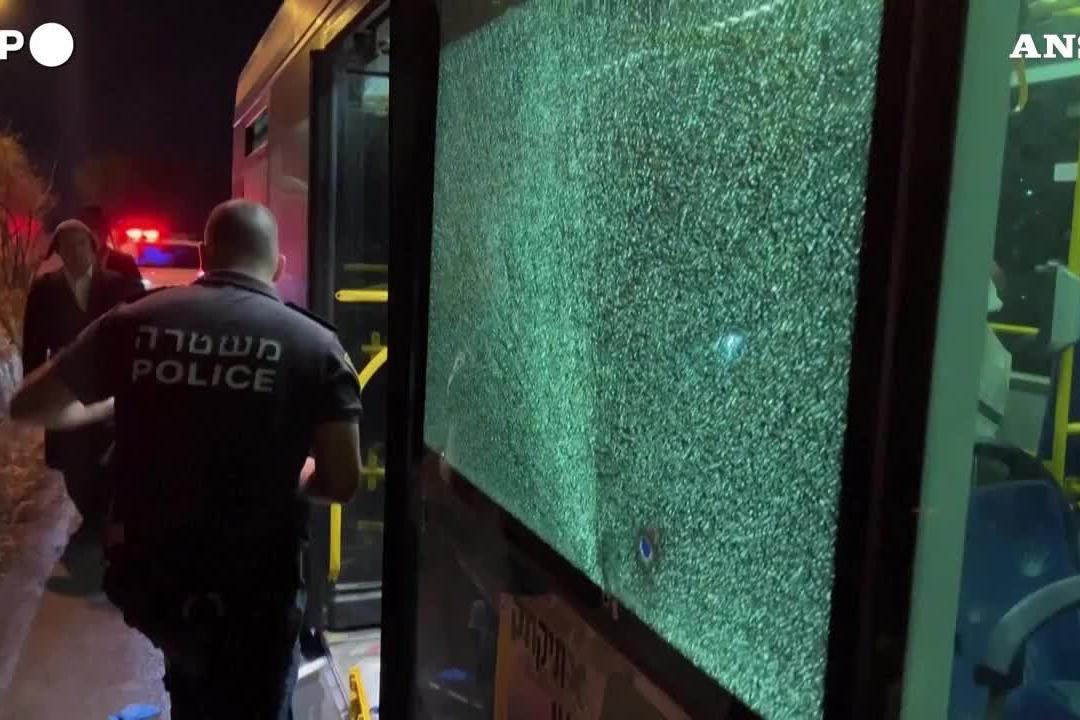 Attacco contro un bus a Gerusalemme, almeno 7 feriti