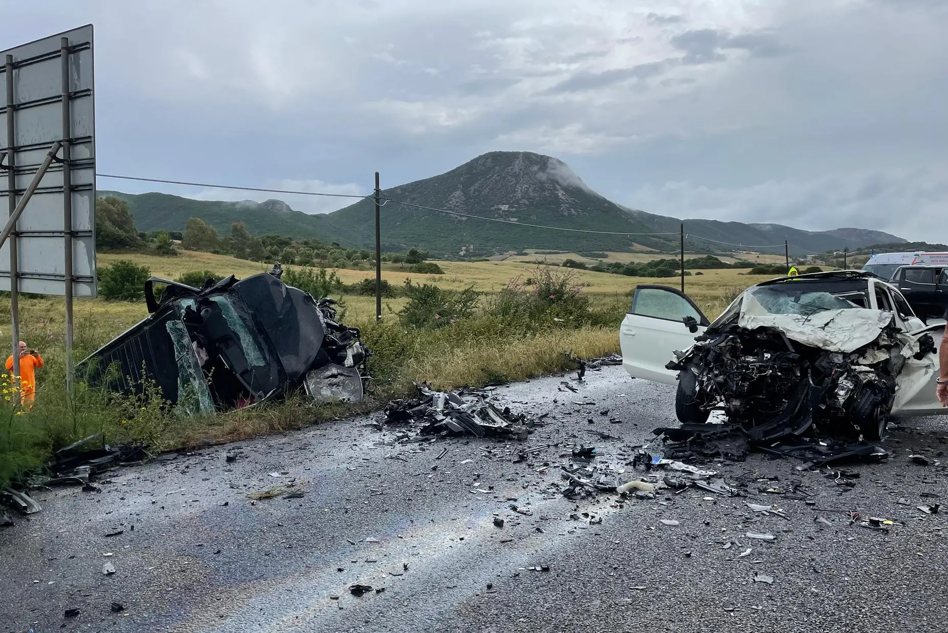 Le auto distrutte nell'incidente sulla Provinciale 2 (Fabio Murru)