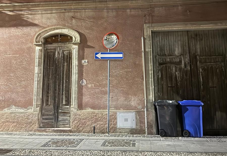 Ripristinati  gli specchi agli incroci
