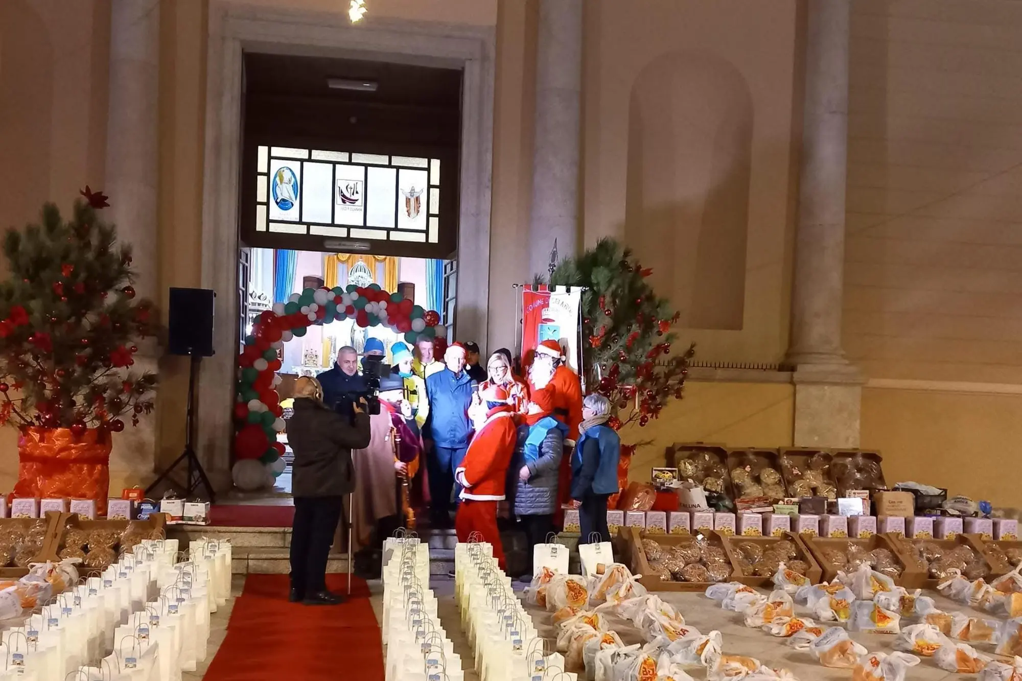 Miracolo di Natale in pizza Maria Vergine, la precedente edizione