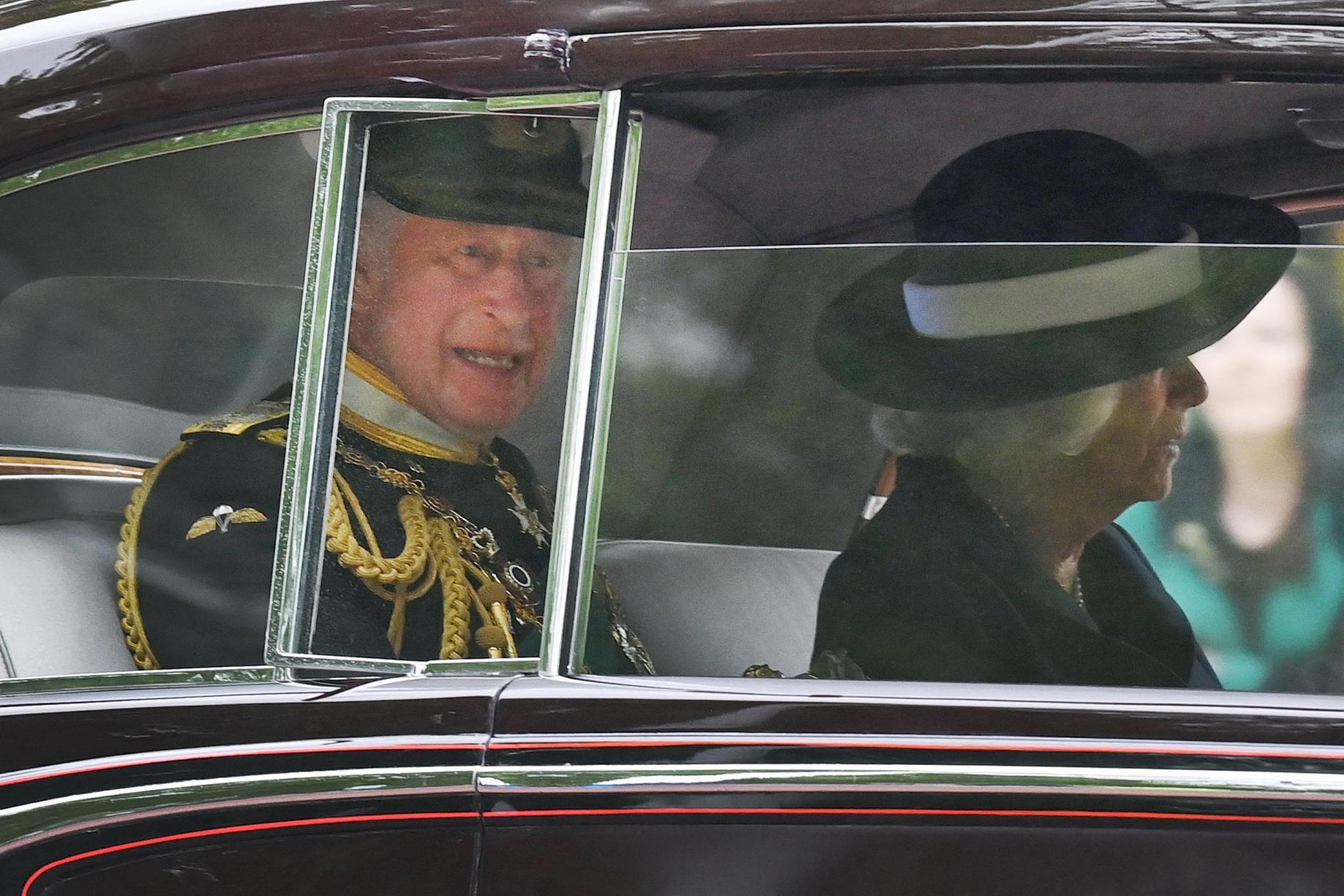 Londra, il principe Carlo in Parlamento per il Queen's Speech