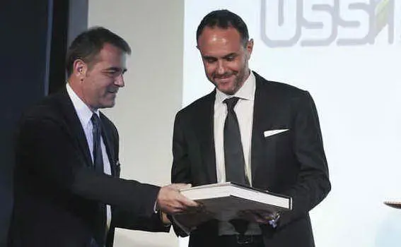 Un momento della premiazione (foto Cagliari Calcio)