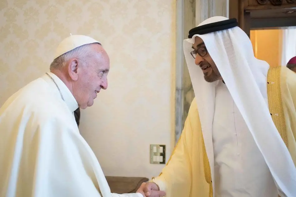 Un'udienza in Vaticano con lo sceicco Mohammed bin Zayed Al Nahyan (foto L'Osservatore Romano)