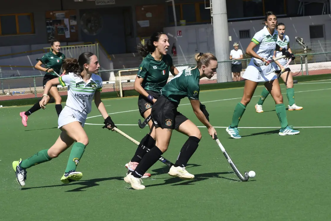 Una fase di Amsicora-Potenza Picena disputata domenica scorsa, in primo piano in maglia verde Dovilè Yuraitè e Lucia Sambenedetto (Foto Giuseppe Meloni)
