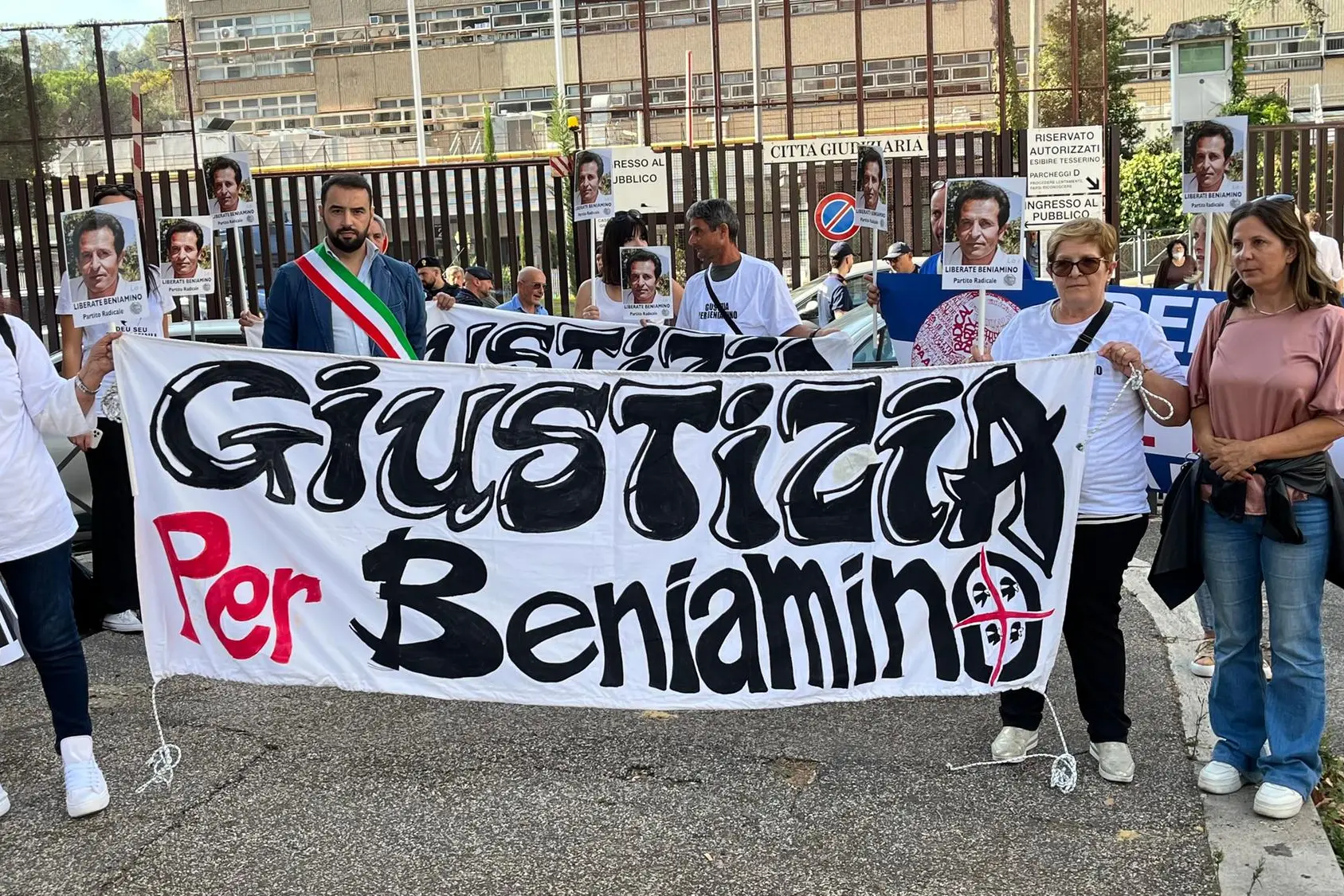 Sit-in a Roma per la revisione del processo a Beniamino Zuncheddu (archivio L'Unione Sarda)