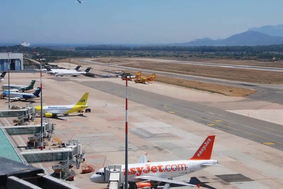 L'aeroporto di Olbia (foto L'Unione Sarda)