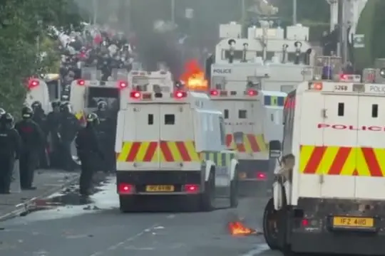 Irlanda del Nord: un'altra notte di proteste anti immigrati