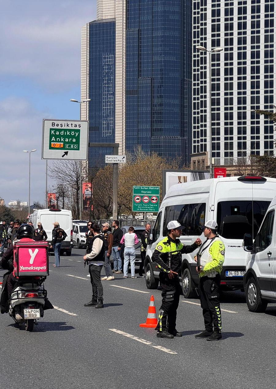 Spari al consolato d'Israele a Istanbul, ucciso un assalitore