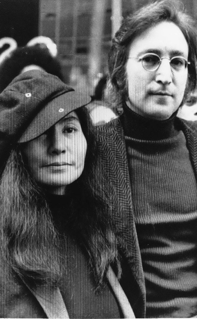 John Lennon e Yoko Ono (Archivio L'Unione Sarda)